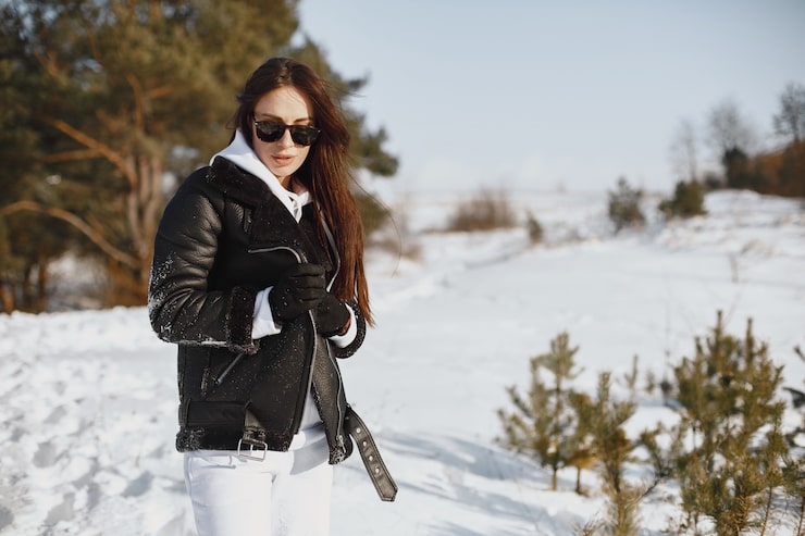 Sexy Winter Apparel: Stylish Cold-Weather Outfits and Layering Ideas
